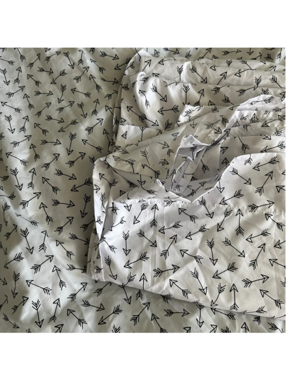 Pillowfort Twin Bed Sheet Set White Black Arrow Geometric Kids Bedding